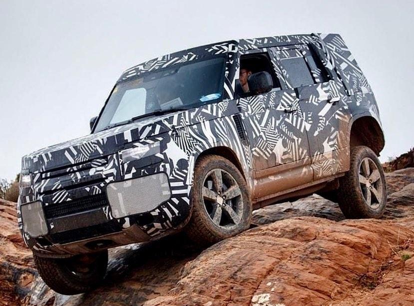 Ford Bronco Defender Revealed C7A25CBF-9922-4BE5-BACE-C8B524D9DF59