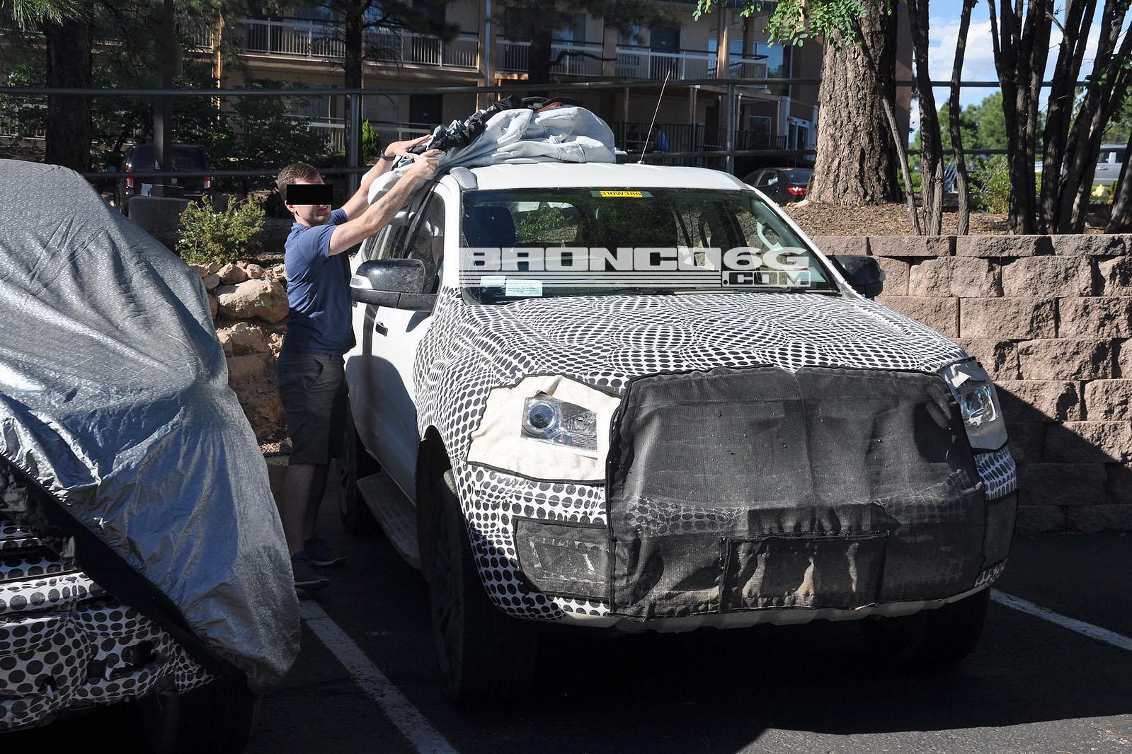 Ford Bronco First Ford Bronco Mule Spotted Using Everest Body? Ford-Bronco-Mule0