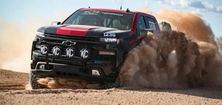 Ford Bronco Chevy working on a Raptor competitor? Silverado-Race-Truck-003-720x340