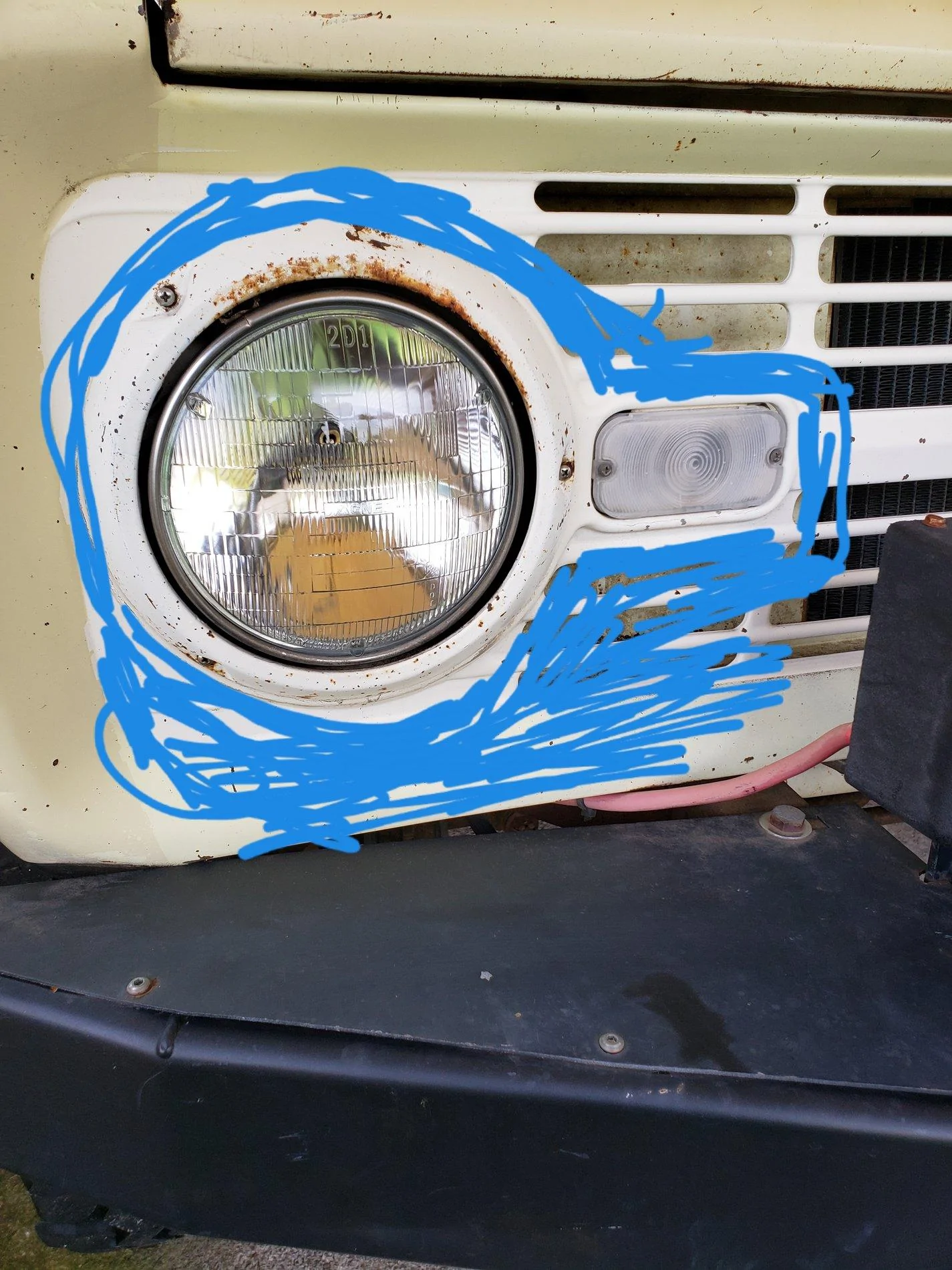 Ford Bronco 2021 Bronco (U725) Production Headlight Photo 20191230_125056