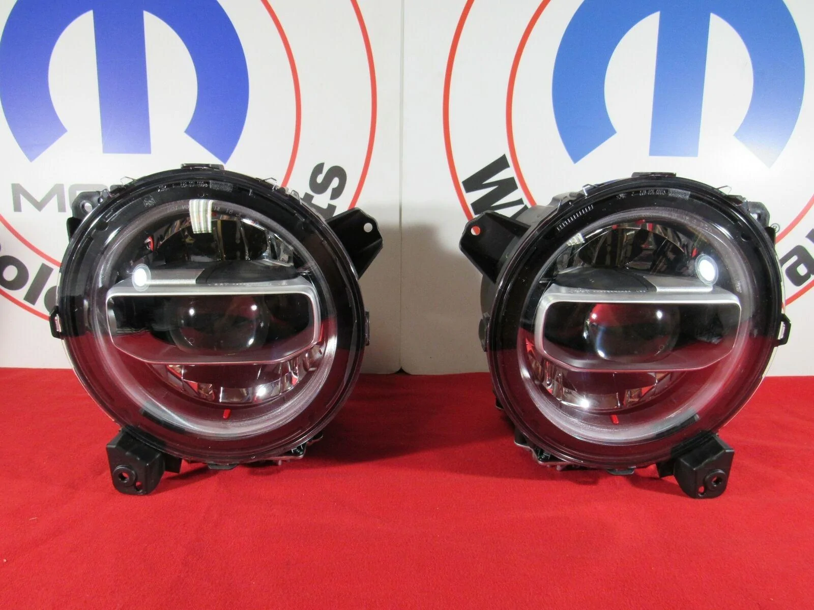 Ford Bronco 2021 Bronco (U725) Production Headlight Photo s-l1600
