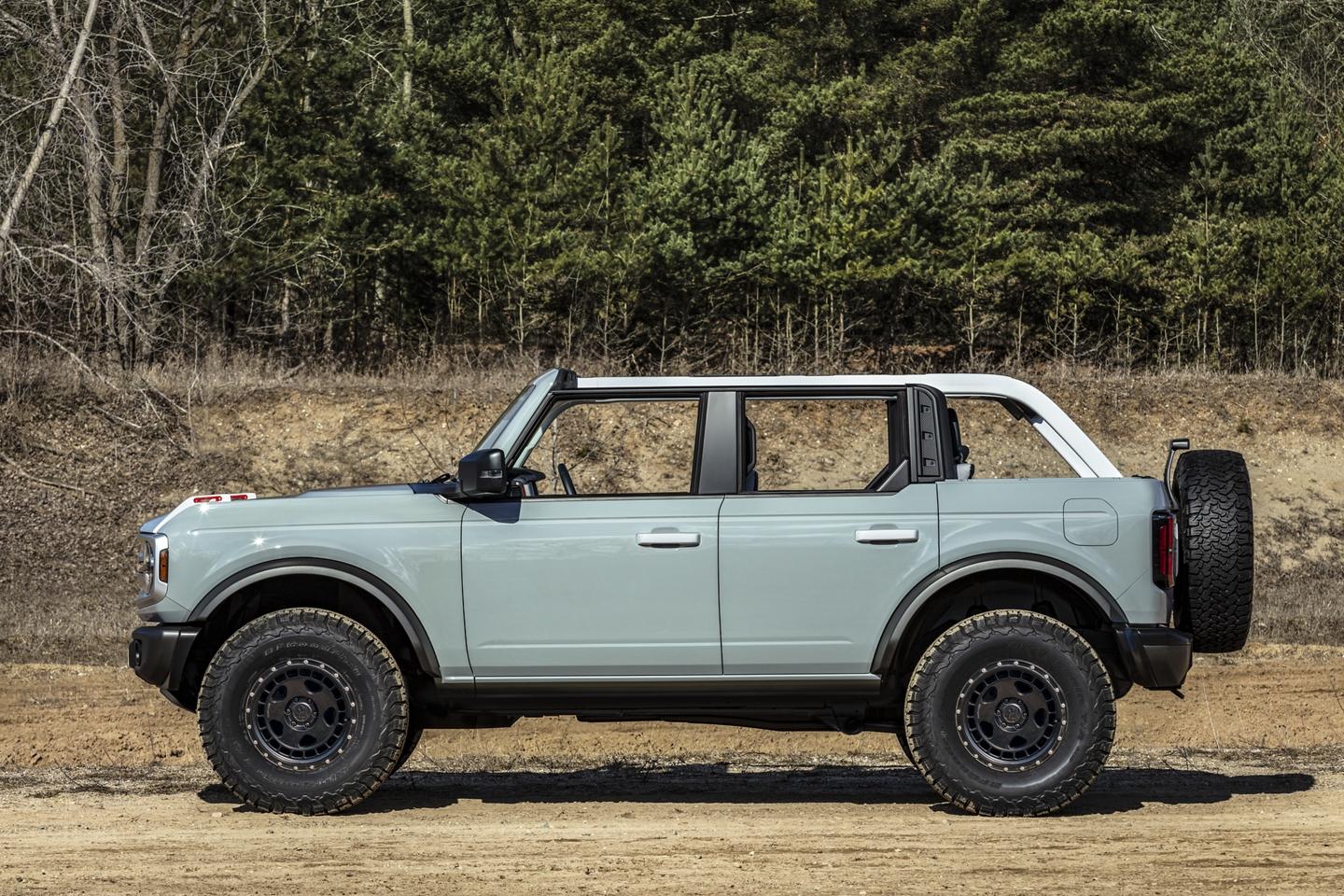 BRONCO_4_DOOR_ACC_0394_C3.jpg