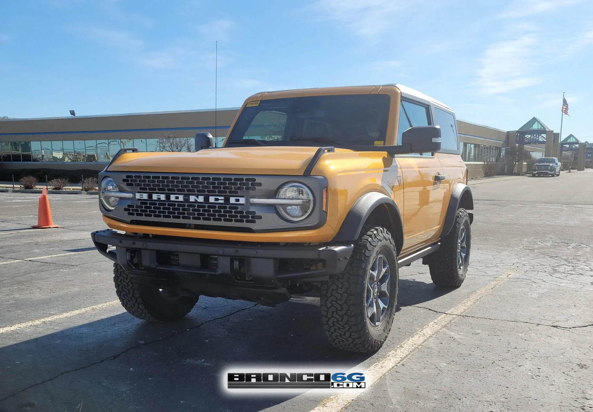 Ford Bronco 4-door Area 51 Wildtrak + 2-Door Cyber Orange Badlands Bronco Sighting 2021 Bronco Badlands 2-Door Cyber Orange 1