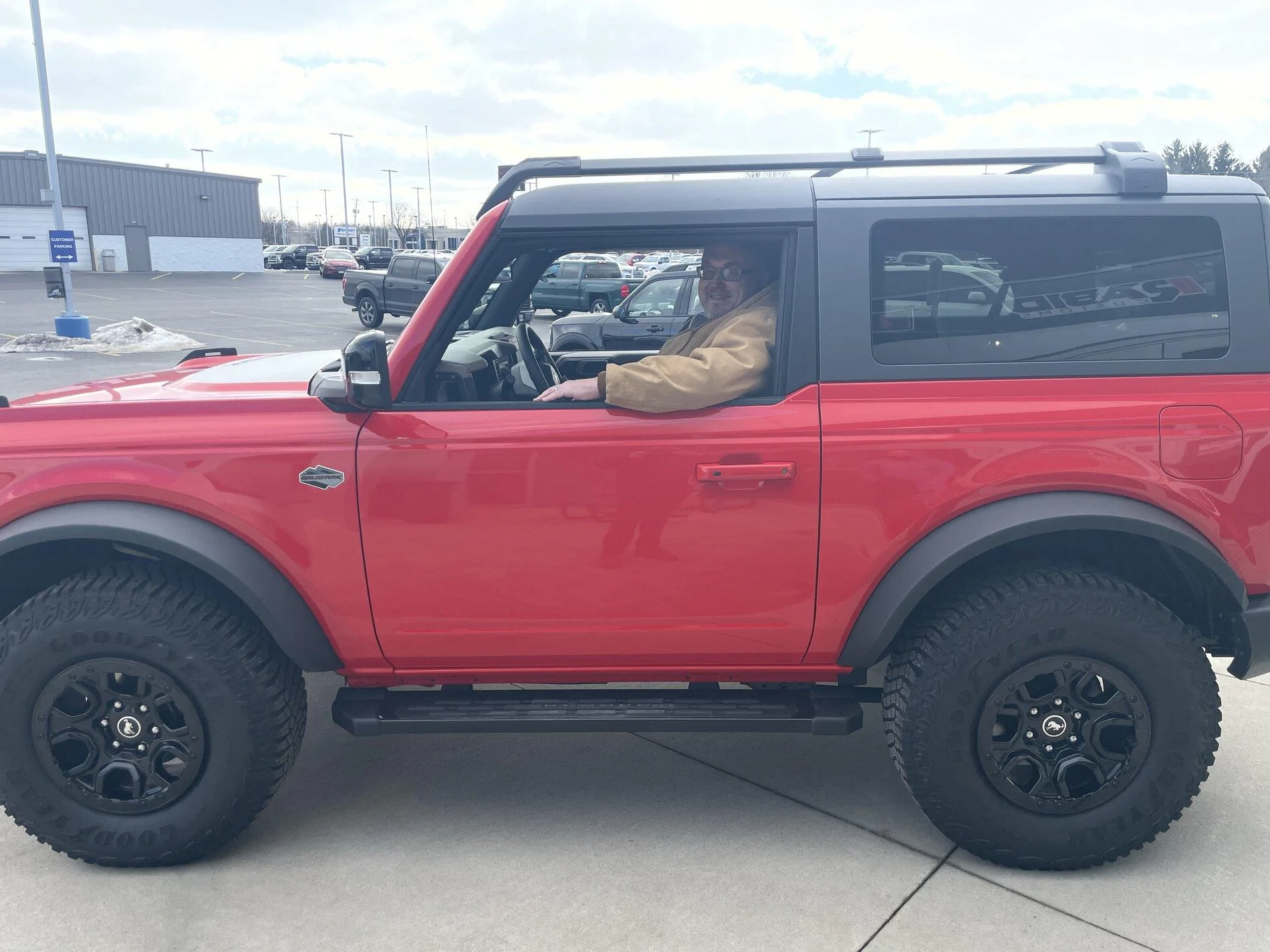 Ford Bronco Windshield visibility for tall folk? CDEE3039-6BF3-44E1-87A7-CE1D43B67790