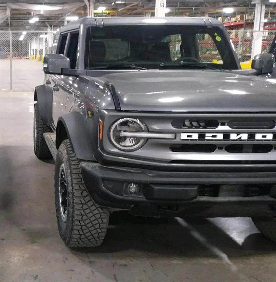 Ford Bronco Carbonized Gray Paint Thread Carbonized Gray Base + Big Bend 4