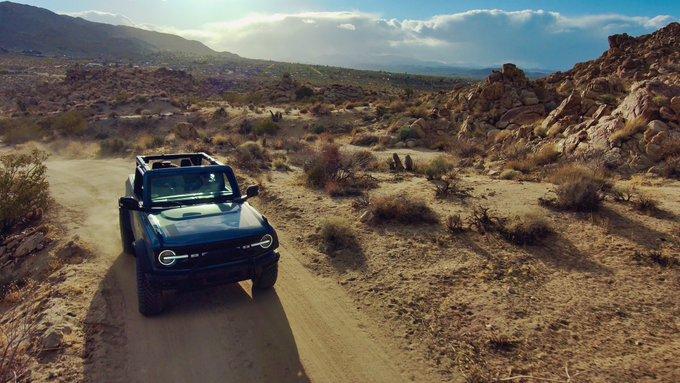 Ford Bronco 📷: Area 51 2-door First Edition Bronco pics by Levine ExQkV4OVcAMghZE