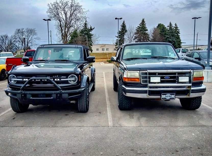 Ford Bronco 📷 2021 4-Door Outer Banks Bronco hanging out with 1995 Bronco FB_IMG_1616858589457