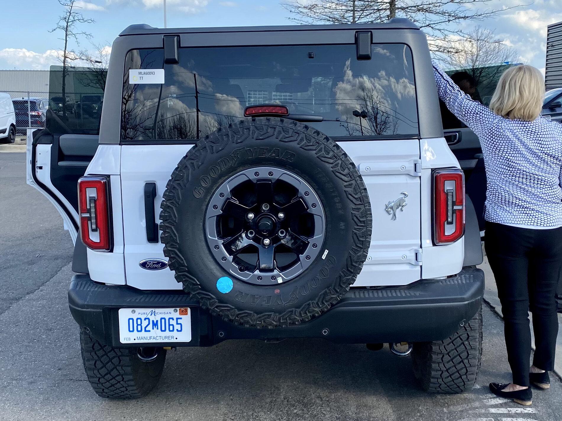 Ford Bronco Oxford White Bronco Badlands 4-Door MIC Top @ Friendly Ford 8B6123BD-EB61-4007-9E84-BDE930AF6784