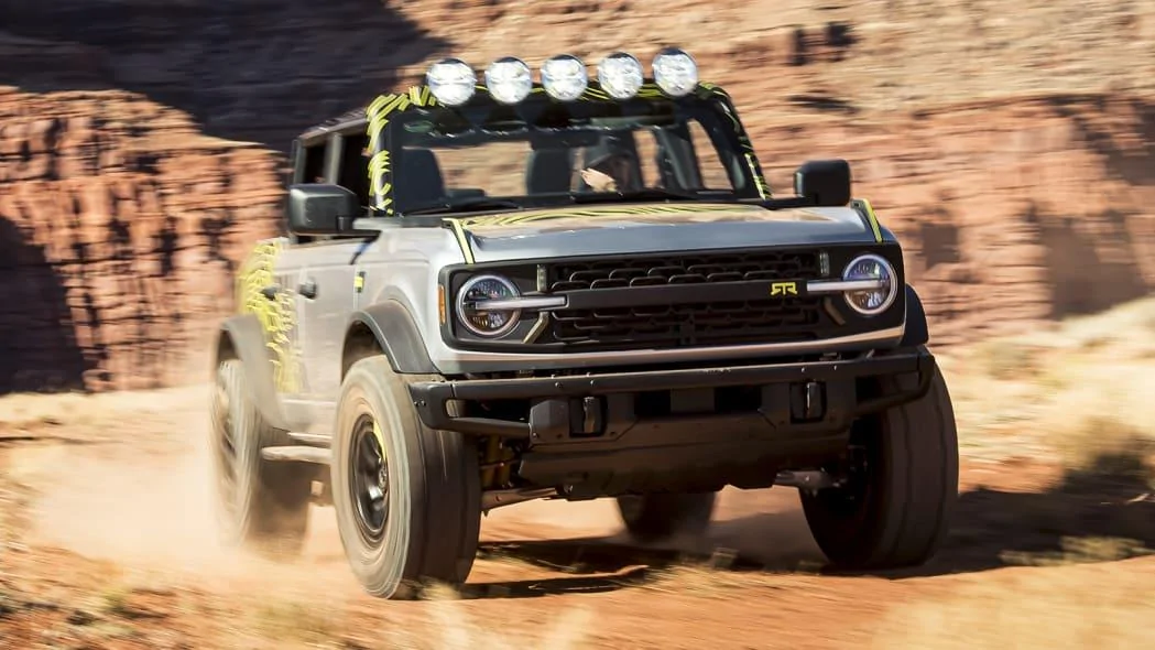 RTR-Vehicles-custom-Bronco-four-door-SUV_02.jpg