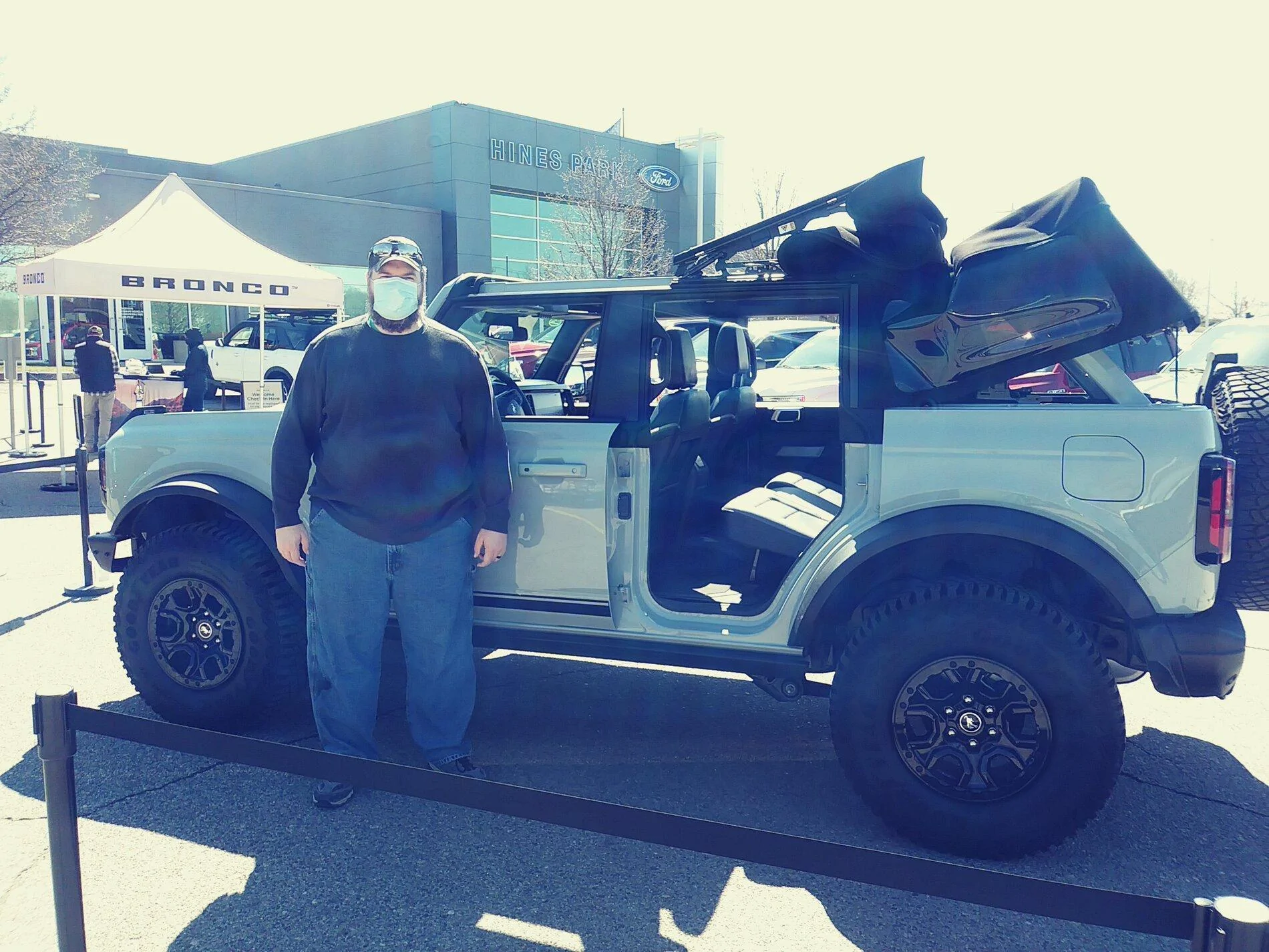 Ford Bronco Big & Tall ( 6’4" / 350 lb) review and pics of Bronco First Edition 4-Door 20210329_132045_Film1
