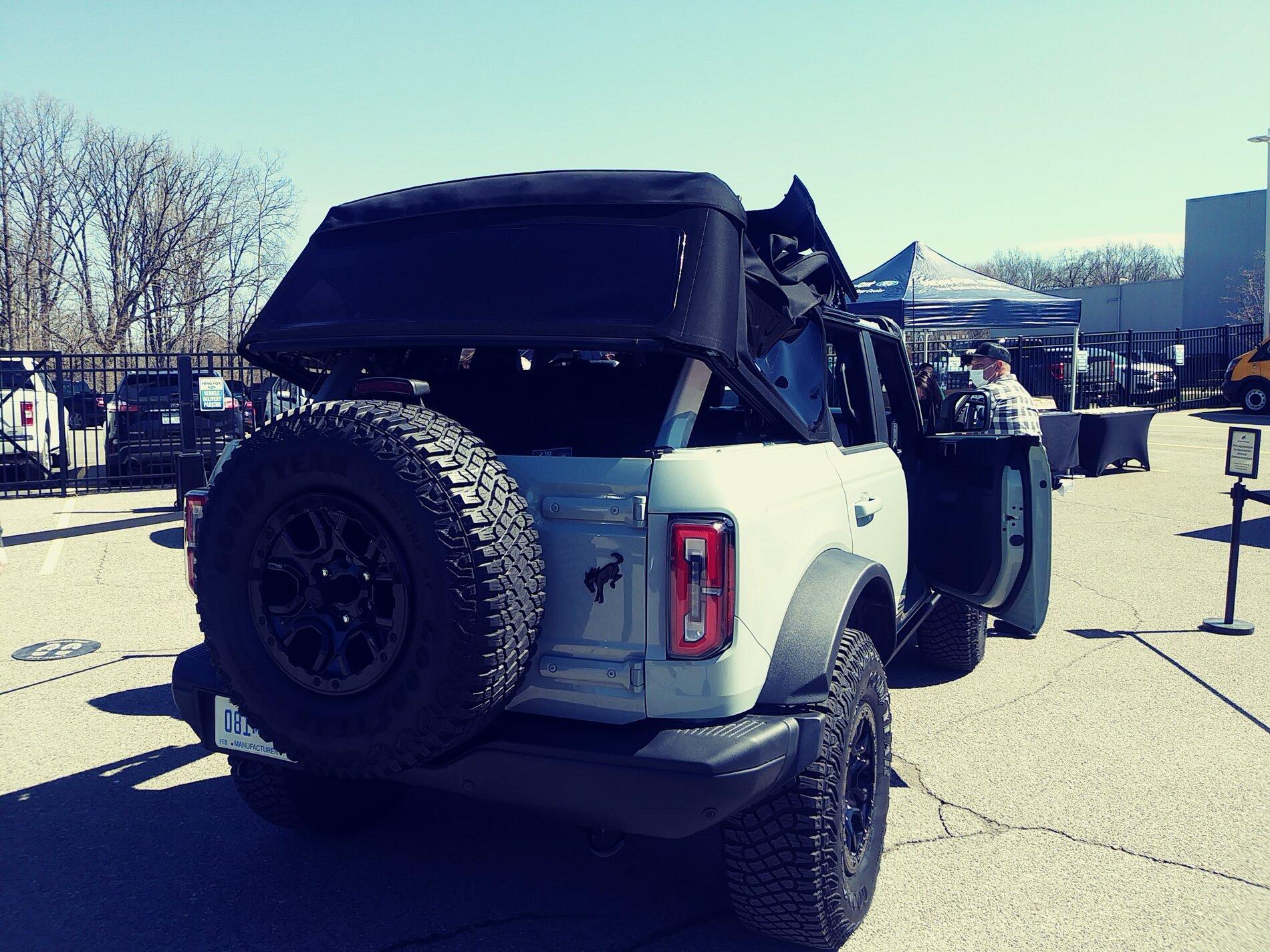 Ford Bronco Big & Tall ( 6’4" / 350 lb) review and pics of Bronco First Edition 4-Door 20210329_125844_Film1