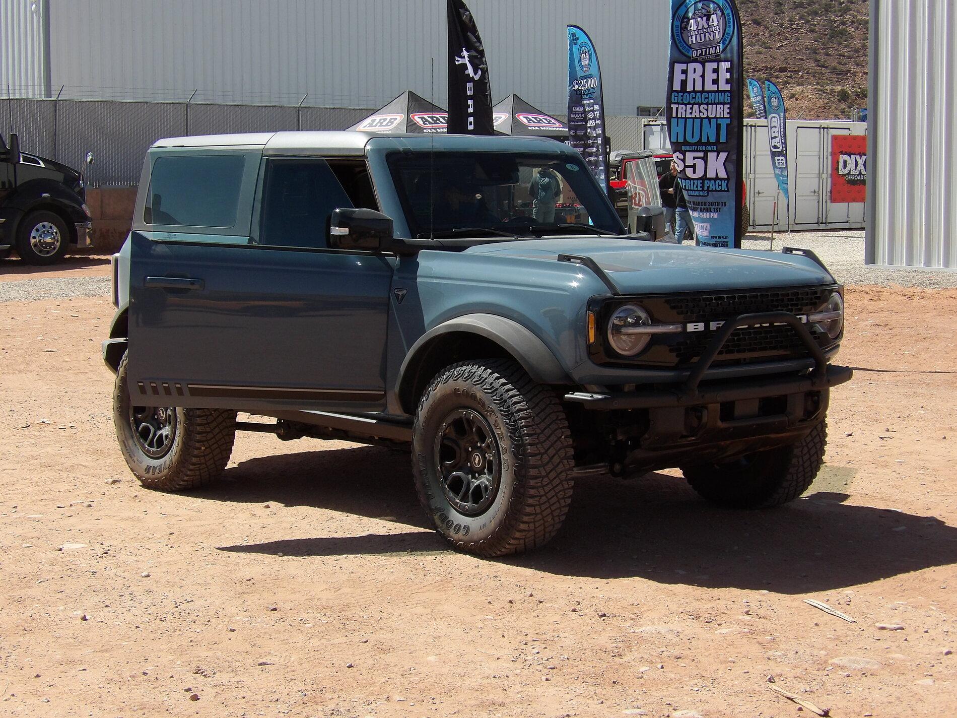 Ford Bronco Area 51 color shifting concerns 102_0454.JPG