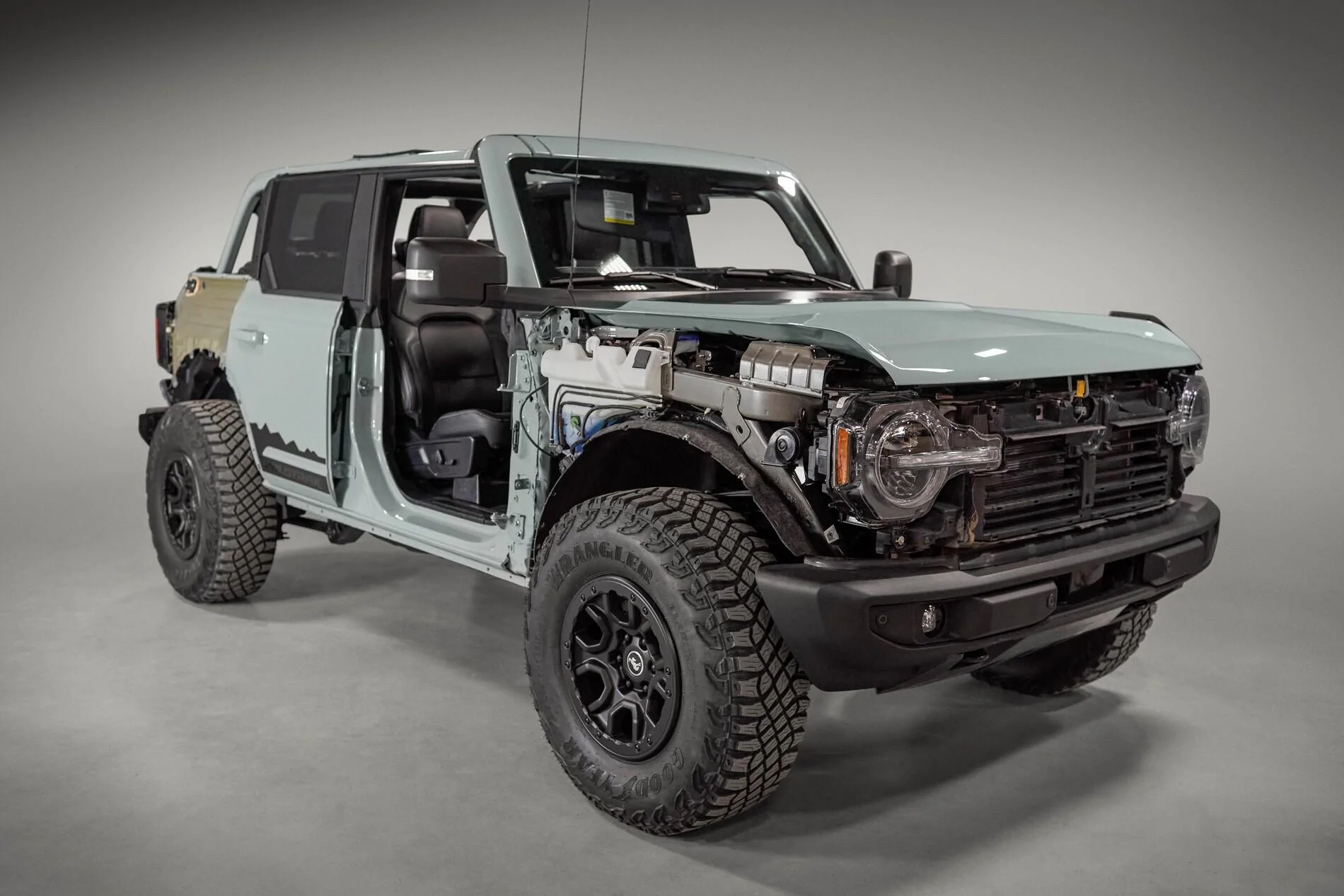 Ford Bronco STRUCTURAL (What is) rs-grille-to-show-customization-potential-157076_1