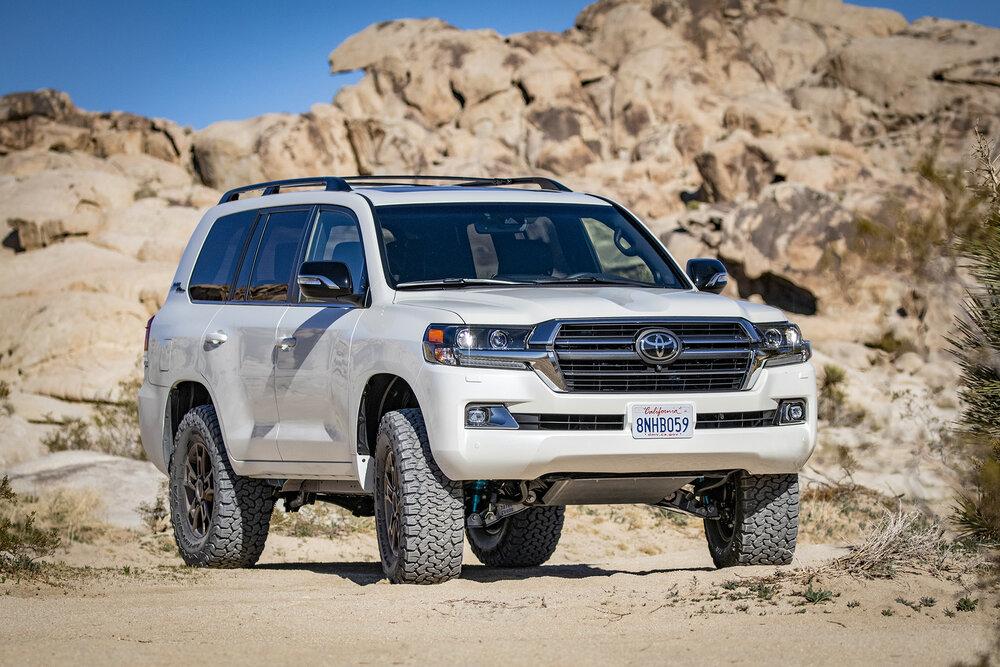 Ford Bronco Anybody else concerned about plastic interior looking cheap? Land-Cruiser-200-Off-Road-Total-Chaos-1-2000px