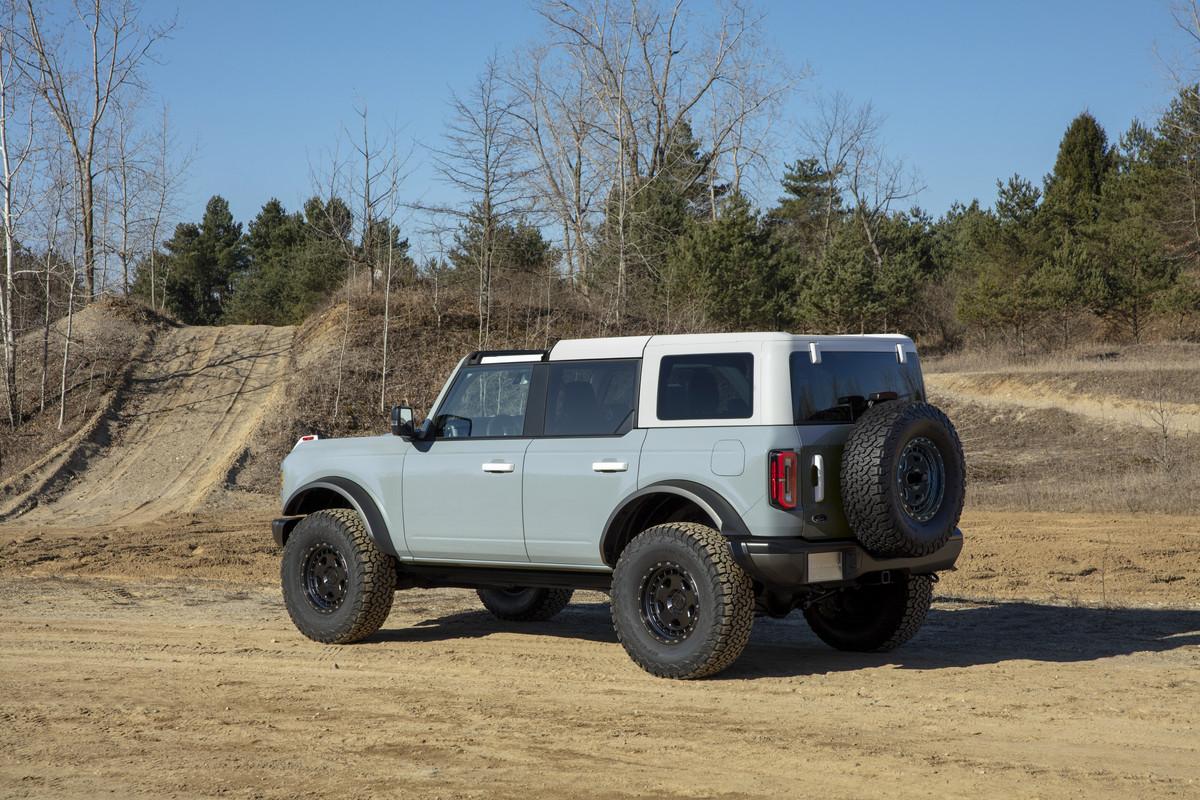 Ford Bronco Official 2021 Ford Bronco Info Thread: Specs, Wallpapers, Photos, Videos, Colors, Trims Bronco-4dr-features-07