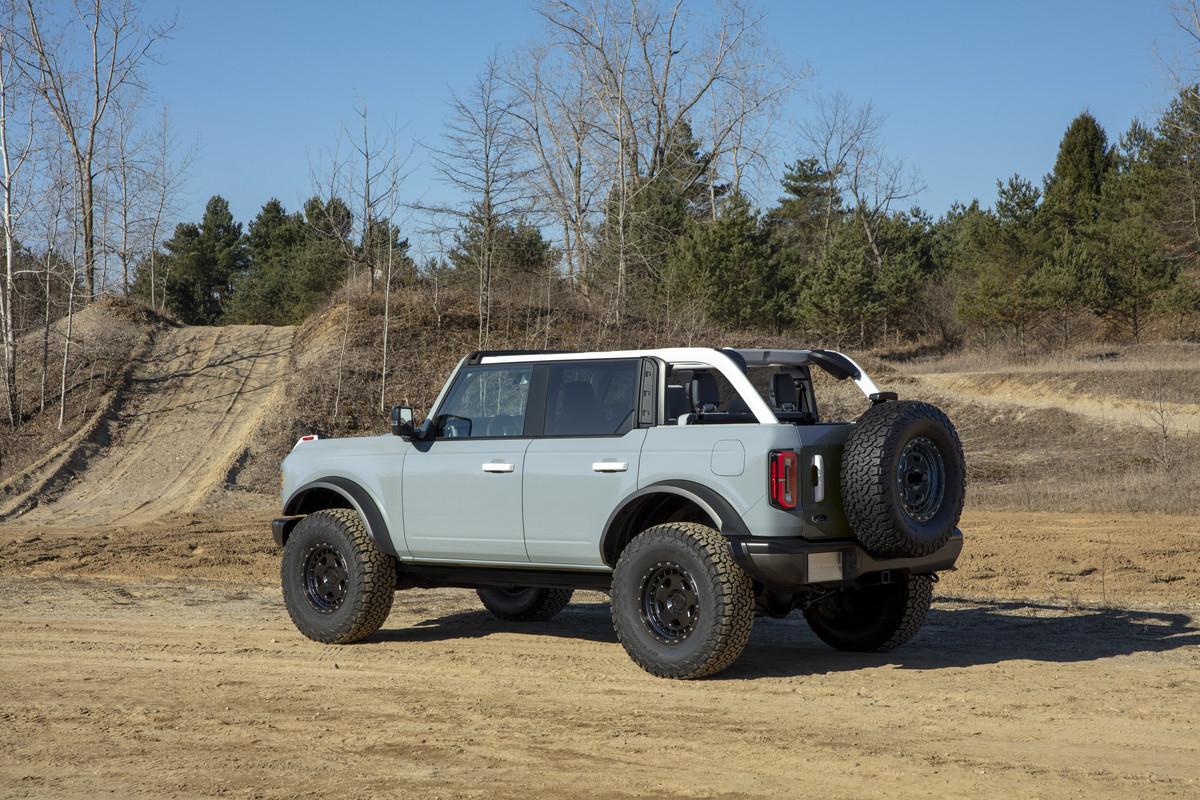 Ford Bronco Official 2021 Ford Bronco Info Thread: Specs, Wallpapers, Photos, Videos, Colors, Trims Bronco-4dr-features-09