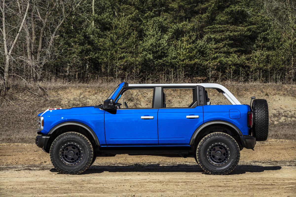 Ford Bronco Yeah! Velocity Blue Velocity Blue - side