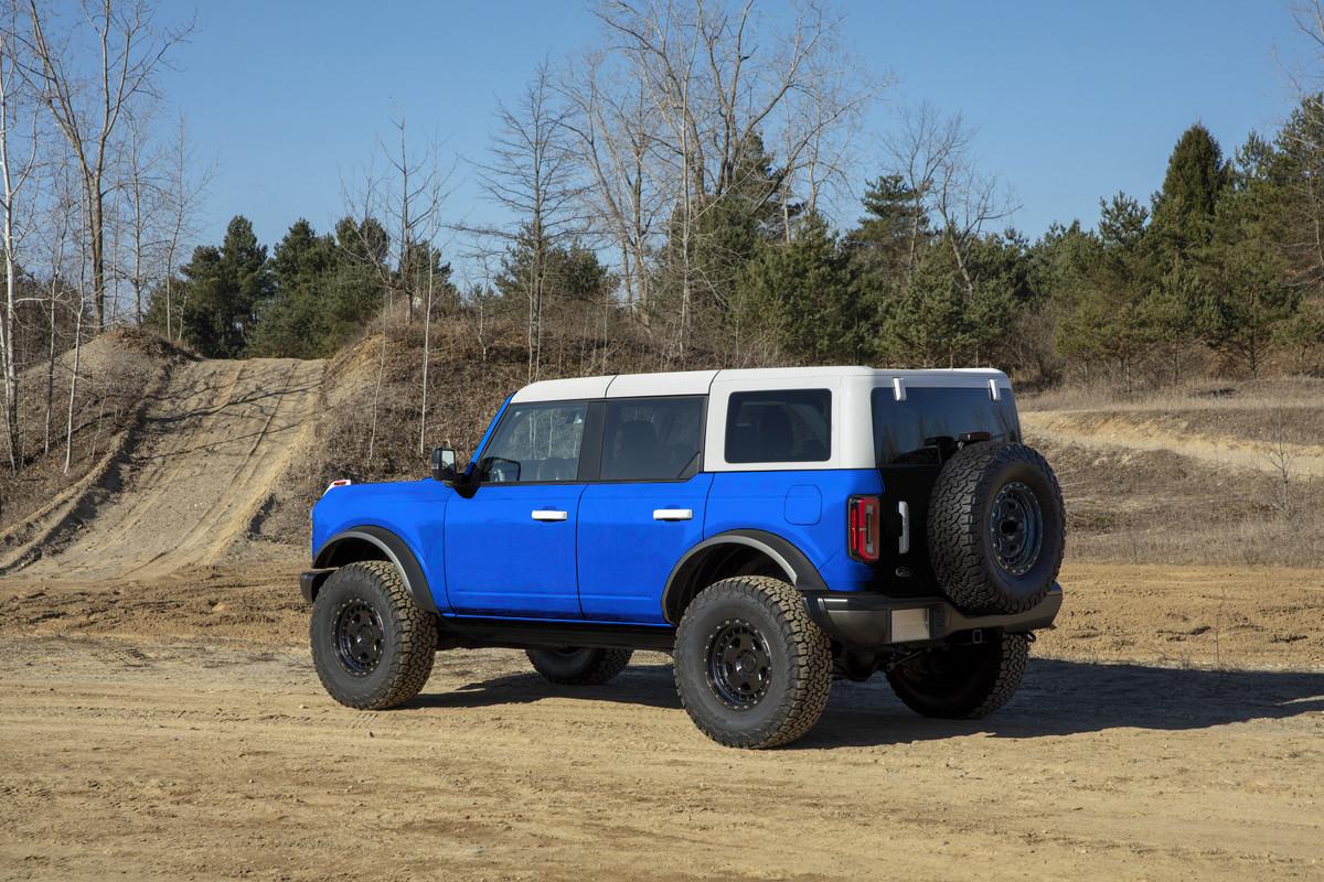 Ford Bronco Yeah! Velocity Blue Velocity Blue - R3-4