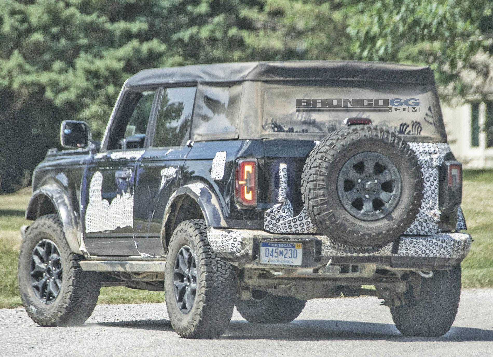 Ford Bronco First Real Life Look at Soft Top on 2021 Bronco 2021 Bronco Soft Top - Bronco6G.com 4