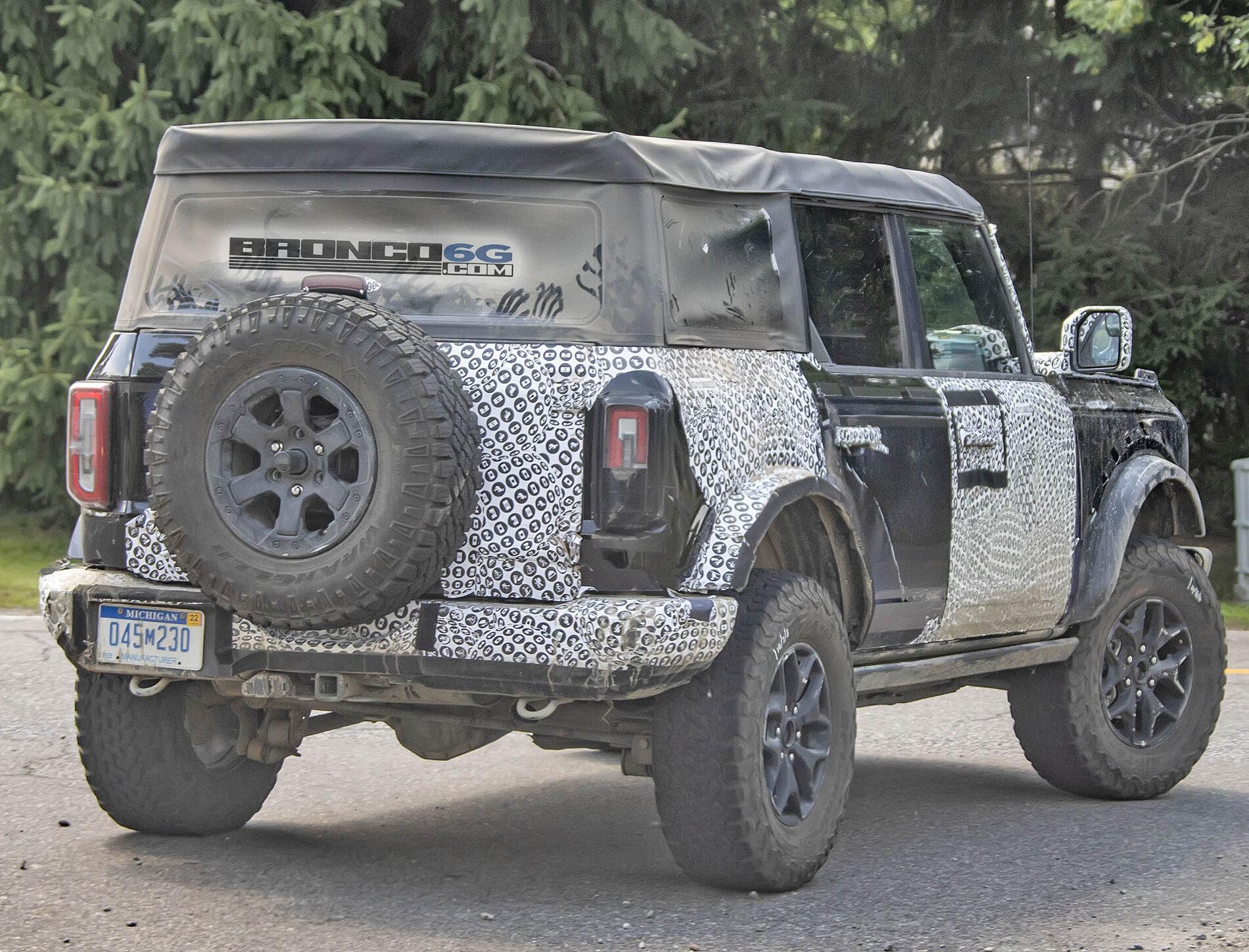 Ford Bronco First Real Life Look at Soft Top on 2021 Bronco 2021 Bronco Soft Top - Bronco6G.com 3