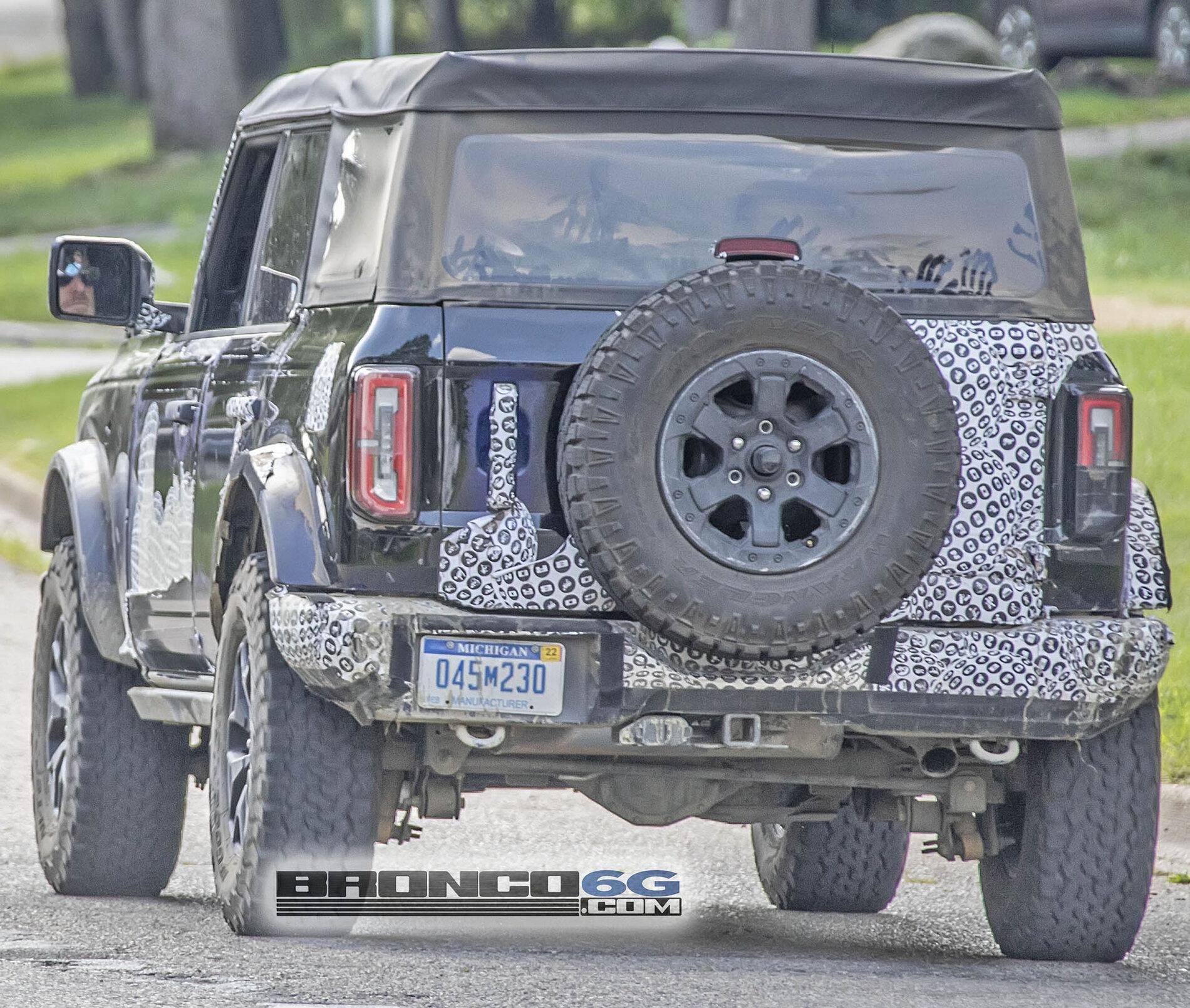 Ford Bronco First Real Life Look at Soft Top on 2021 Bronco 2021 Bronco Soft Top - Bronco6G.com 8