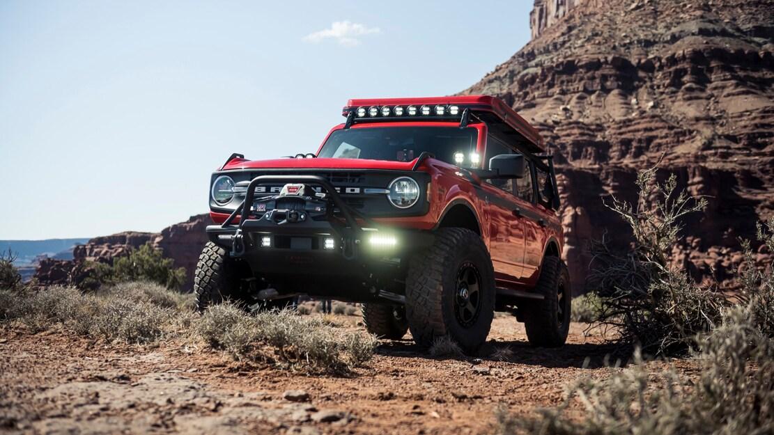 Ford Bronco Badlands vs Wildtrak side by side ARB-4x4-Accessories-custom-Bronco-four-door-SUV_01