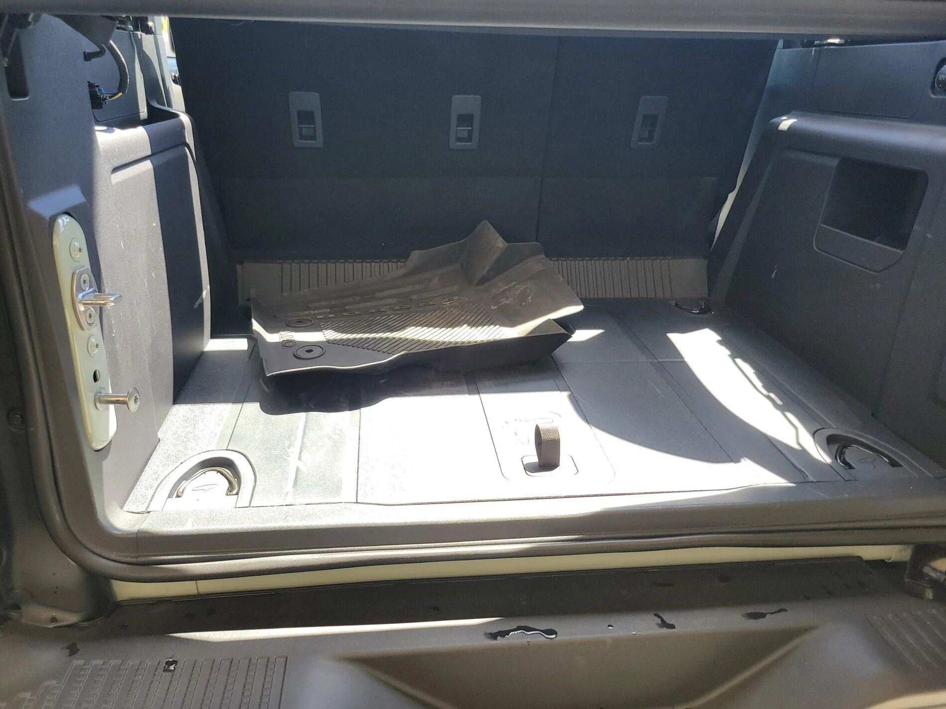 Ford Bronco Cargo Area Under Floor Storage Questions 20210416_123103