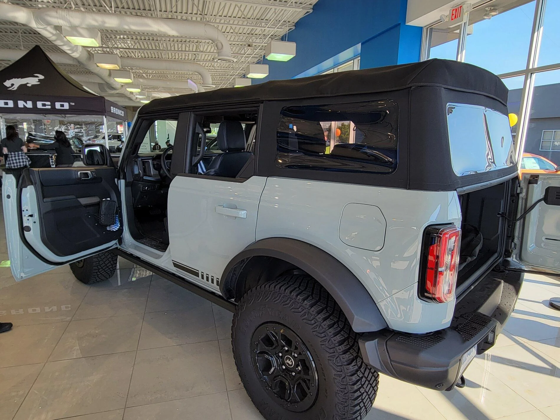 Ford Bronco First Edition & Badlands: Plainfield, IN Bronco Event 20210419_100313