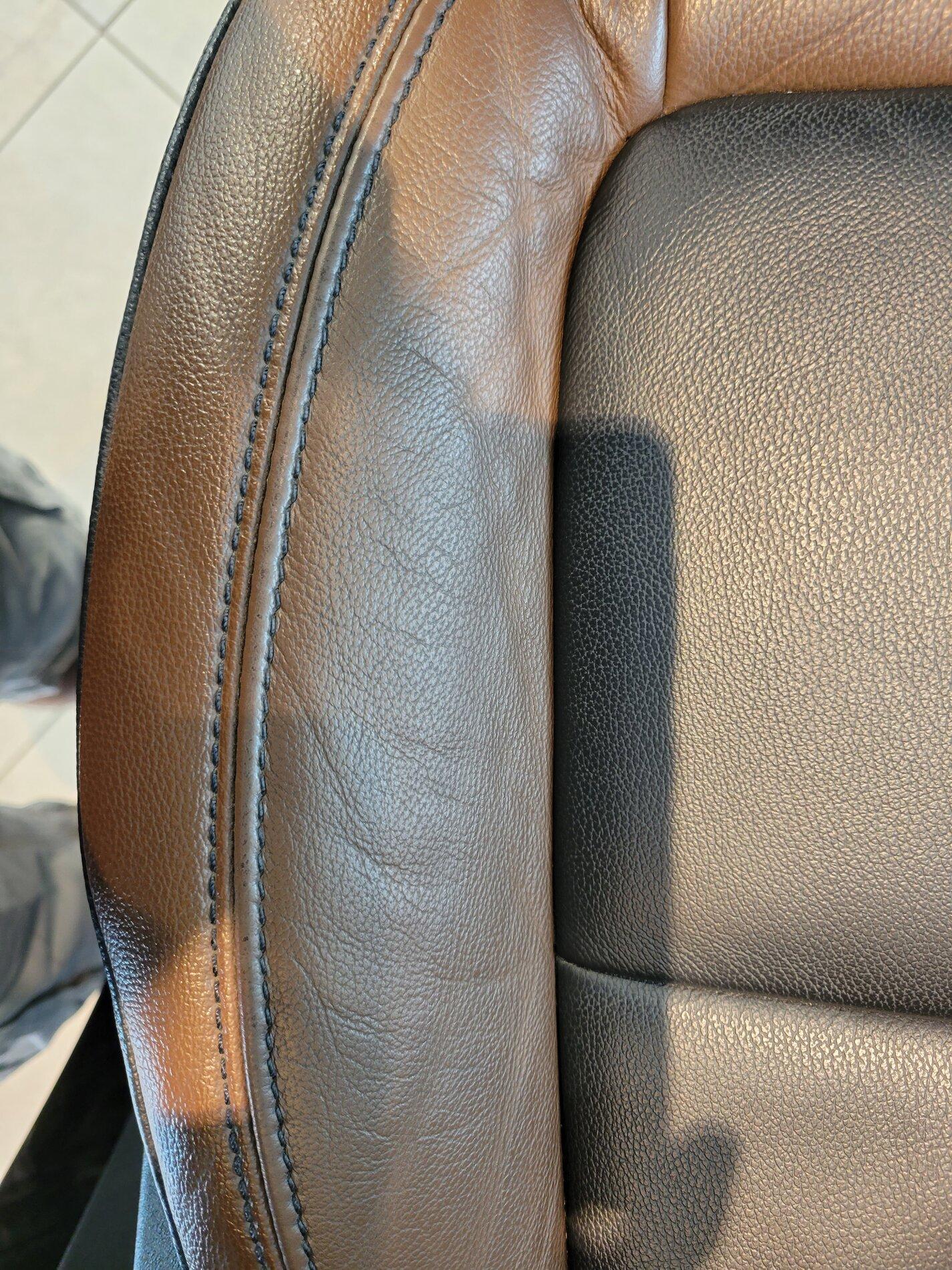 Ford Bronco Leather seats closeup 20210420_164517