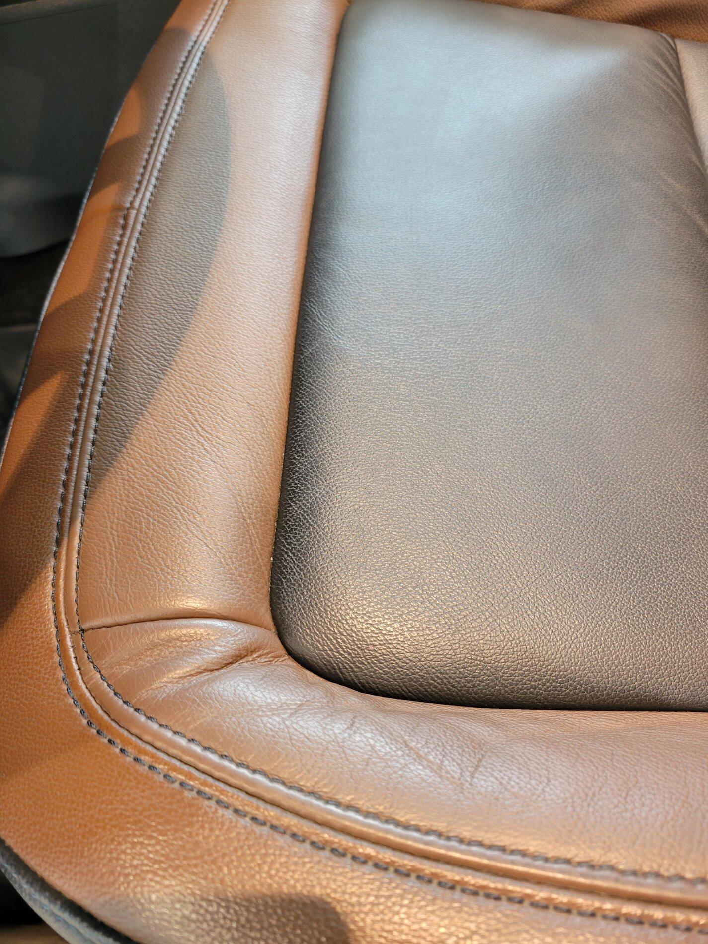 Ford Bronco Leather seats closeup 20210420_164504