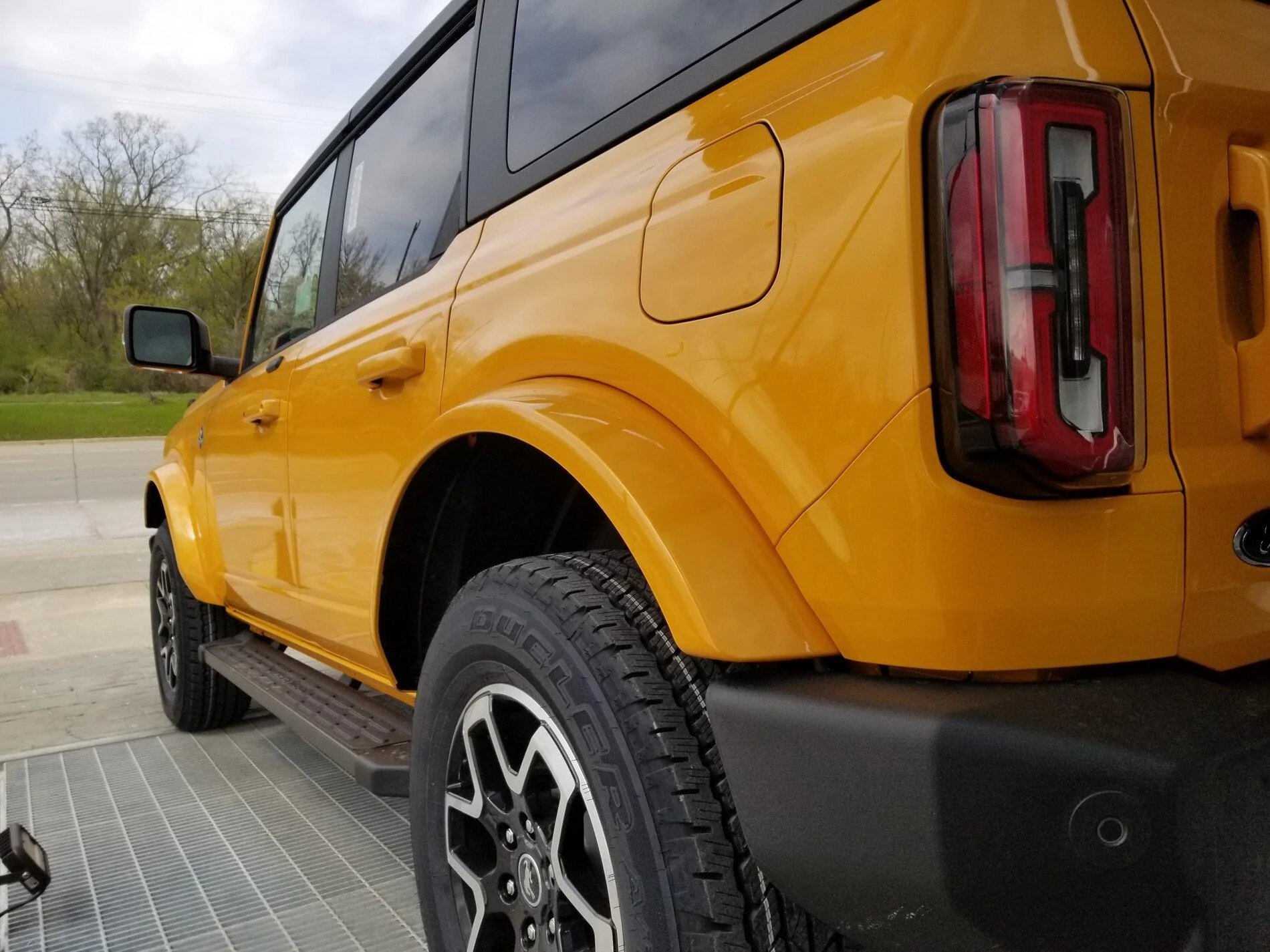 Ford Bronco 4DR Cyber Orange Outer Banks Displayed at MAP 20210422_145207