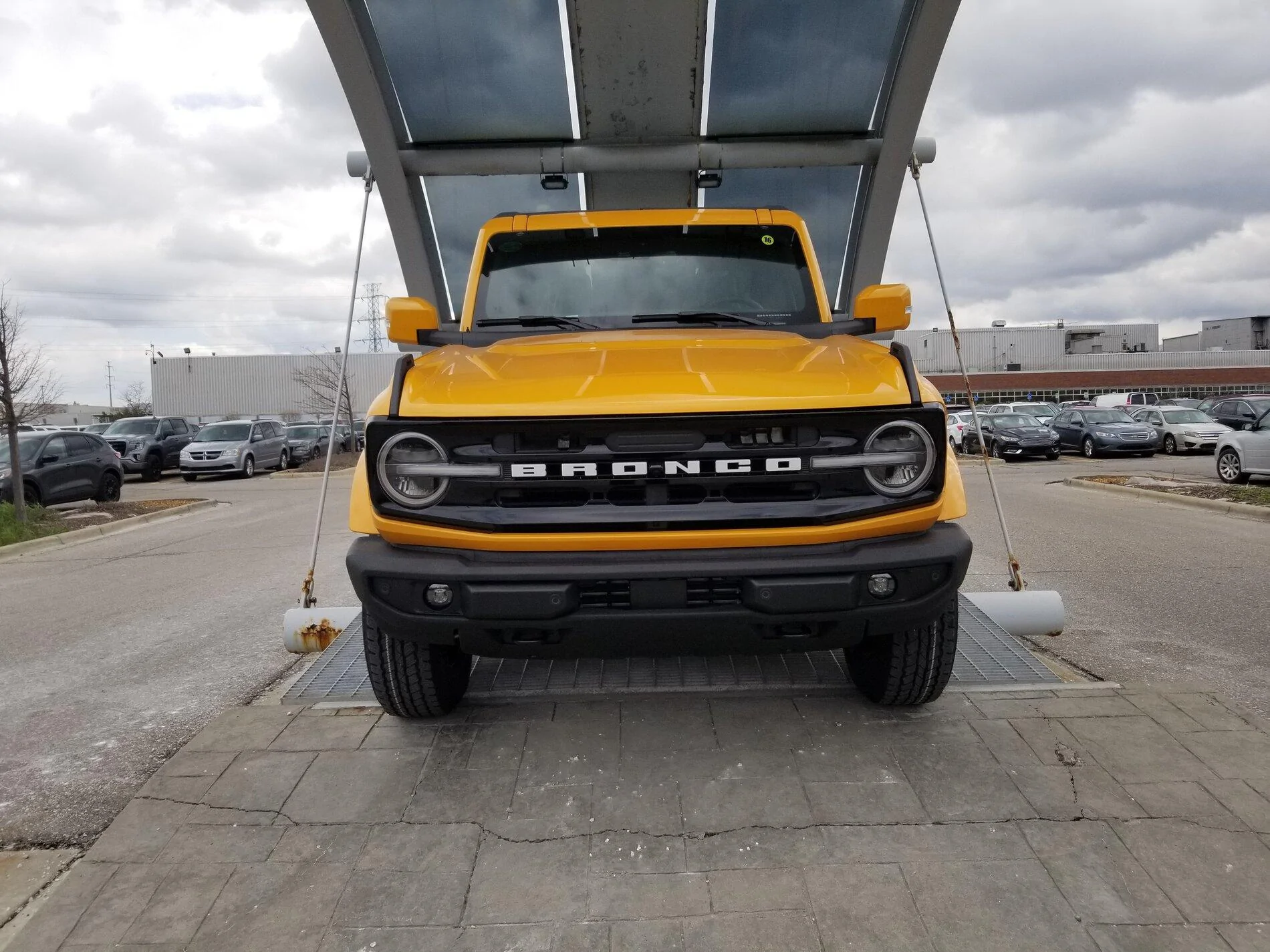 Ford Bronco 4DR Cyber Orange Outer Banks Displayed at MAP 20210422_144709