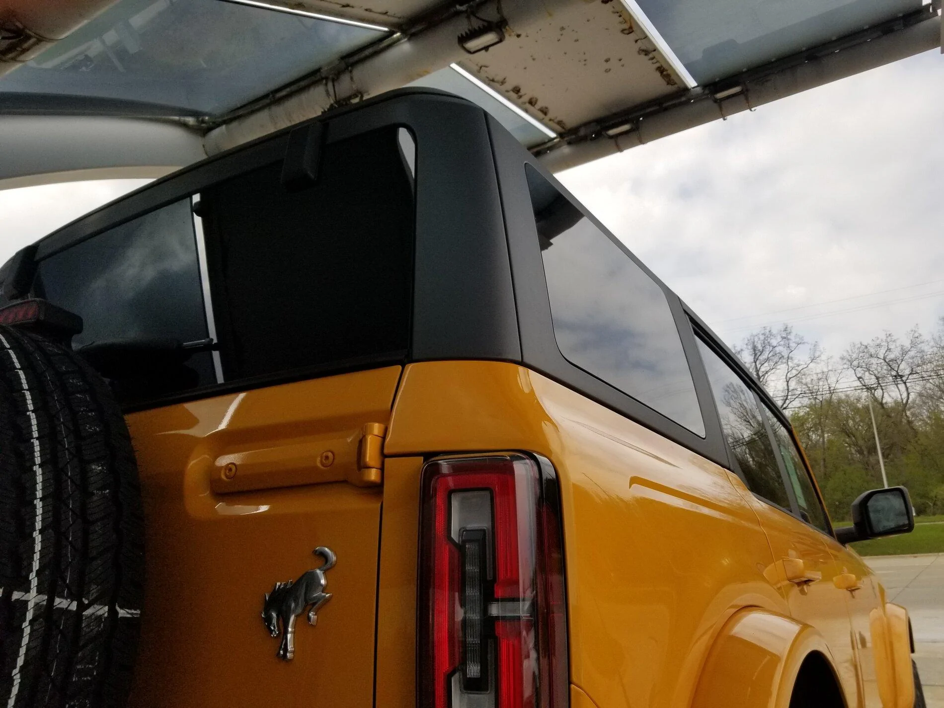 Ford Bronco 4DR Cyber Orange Outer Banks Displayed at MAP 20210422_144917