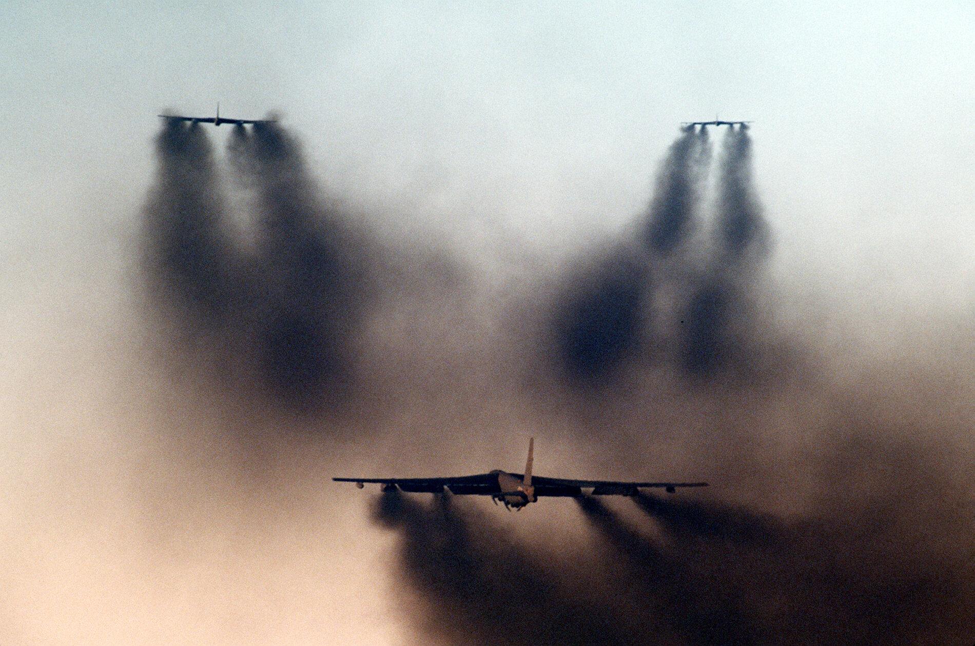 Ford Bronco Cool Video from Ford B-52Gs_taking_off_from_Barksdale_AFB_1986