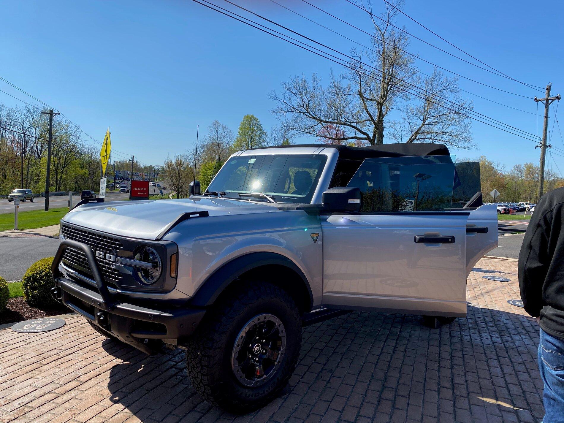 Ford Bronco Non Squatch BL 4do Ground Clearance? Badlands