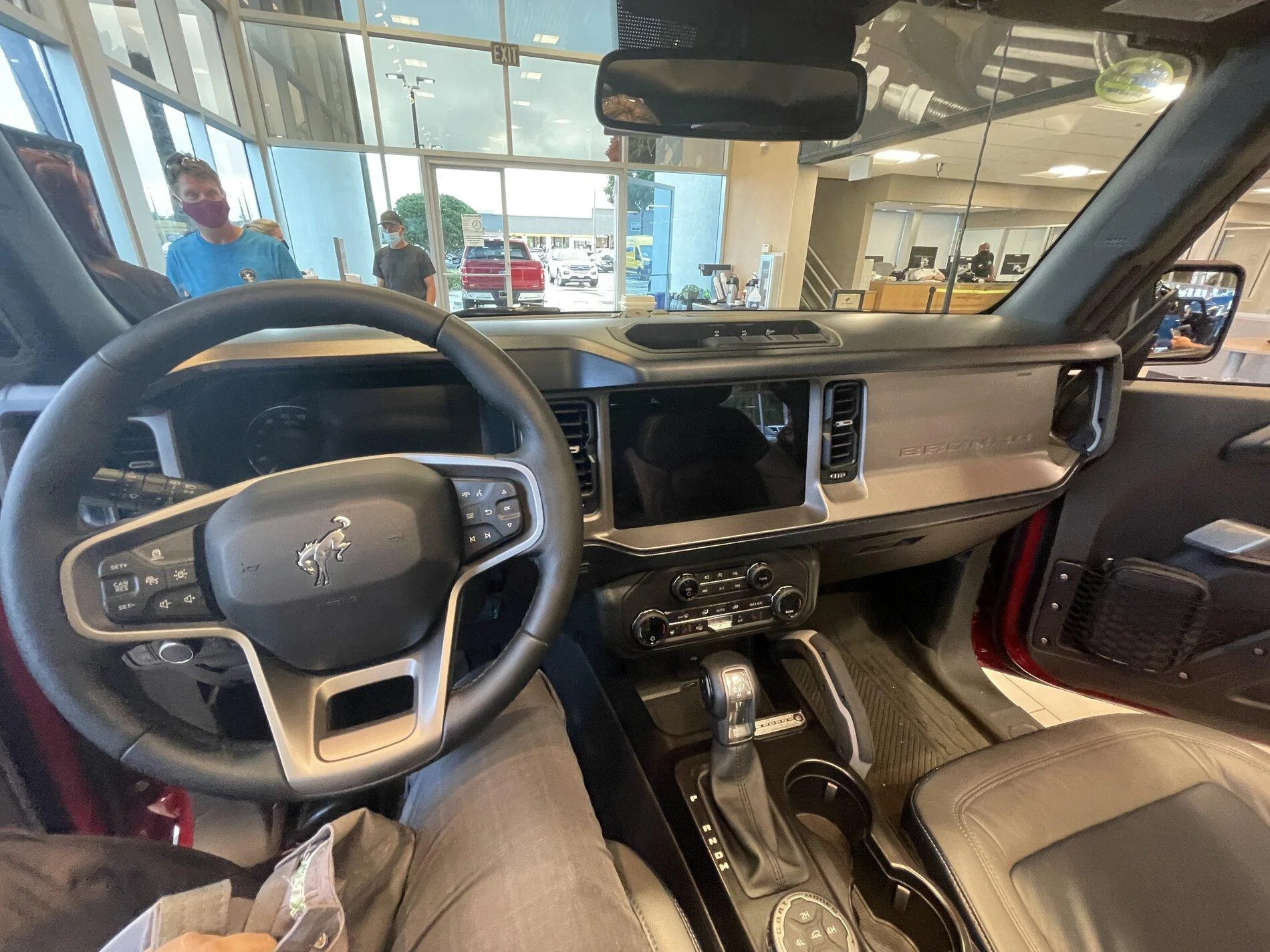 Ford Bronco Interior options are ruining my decision A60C896D-DD2D-443C-BFE5-D014672DAA52