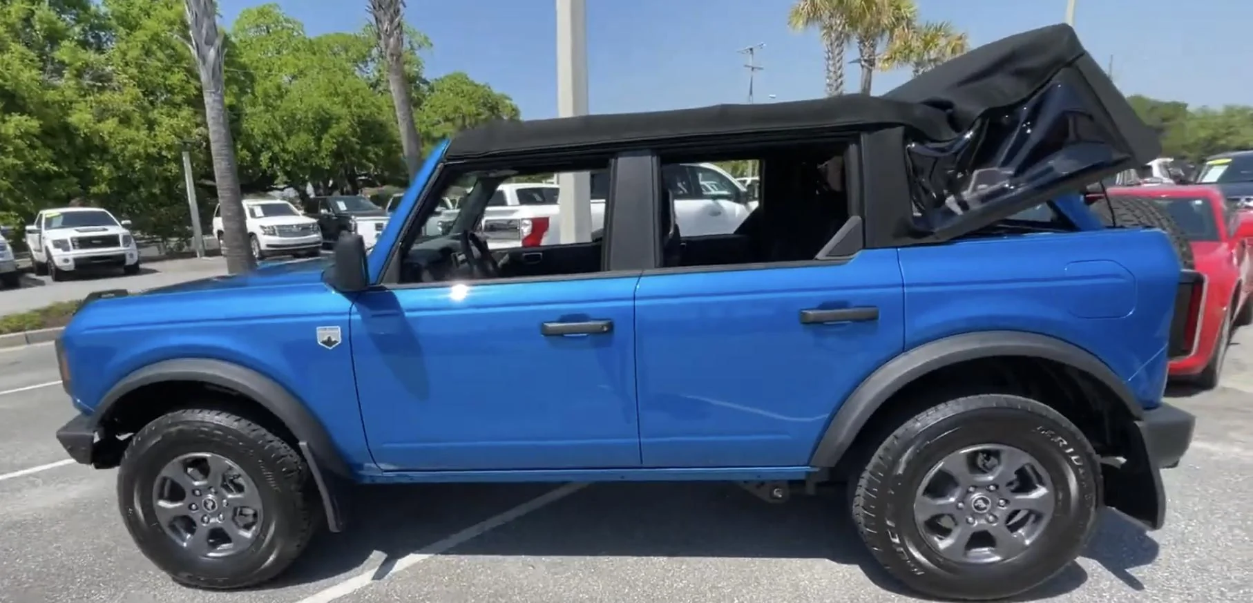 Ford Bronco 4 door BigBend Velocity Blue D126EF1B-58DF-4727-9E1E-99B2A2BFC926