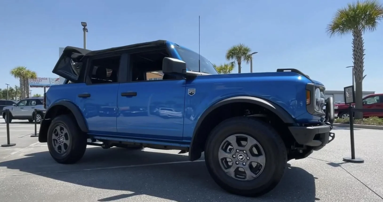 Ford Bronco 4 door BigBend Velocity Blue 66C413C7-65EB-4CE9-9B09-5373F1BA07F9