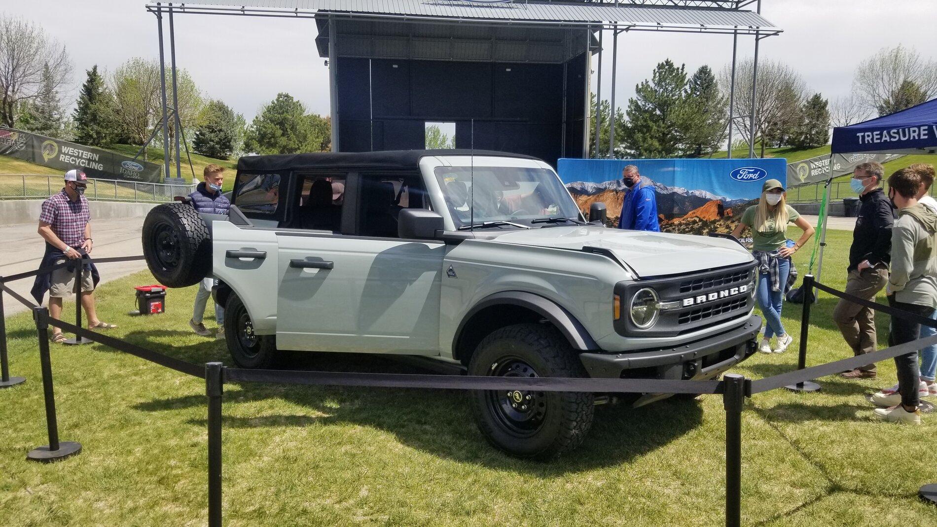 Ford Bronco Old school and new! 20210501_130124