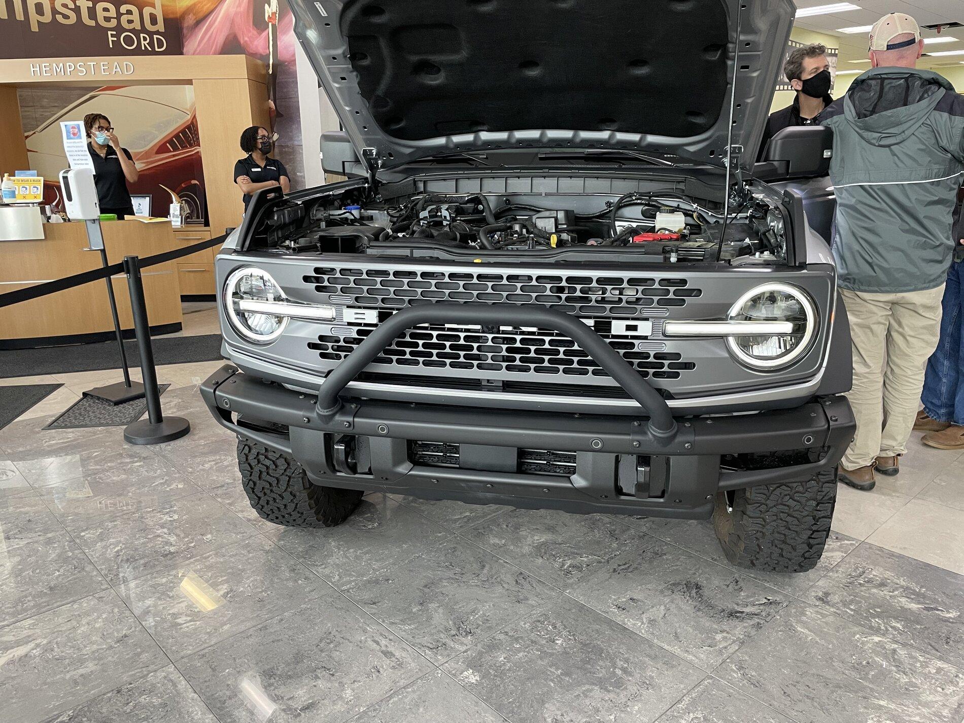 Ford Bronco Golf Clubs Bag test: they fit in 2021 Bronco 4-door cargo area! ⛳️ 92864EFE-E7CA-4F72-8C1A-4C50B1F25D19