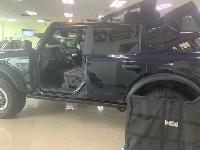Ford Bronco Golf Clubs Bag test: they fit in 2021 Bronco 4-door cargo area! ⛳️ bronc1