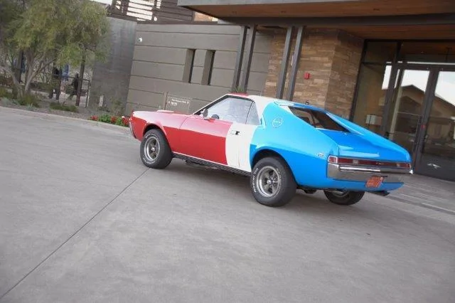 Ford Bronco Rapid Red vs Velocity Blue red-white-blue-amx-390-x-code-hurst-4-speed-with-dual-quads-12