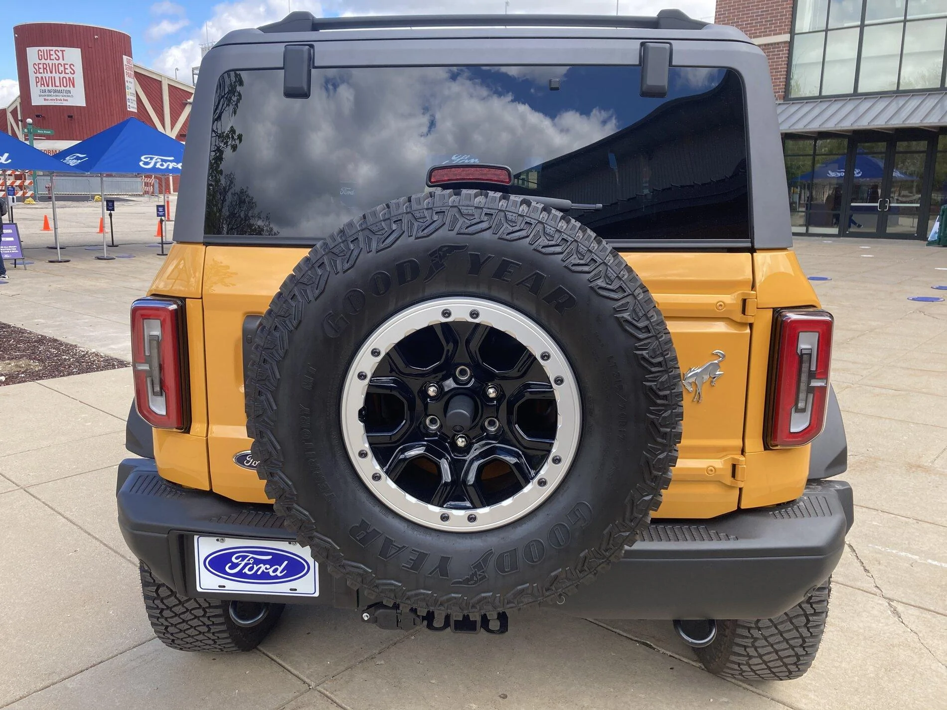 Ford Bronco Milwaukee Auto Show 338E1645-03B0-4992-80B1-19D6067E44C5