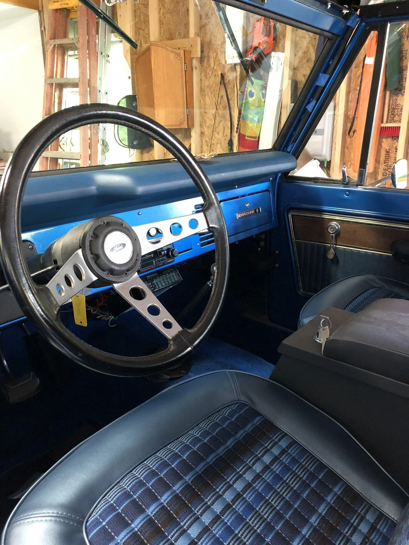 Ford Bronco 1974 Bronco Explorer 21AFDC37-85B7-494D-A75E-2DE85A00B707