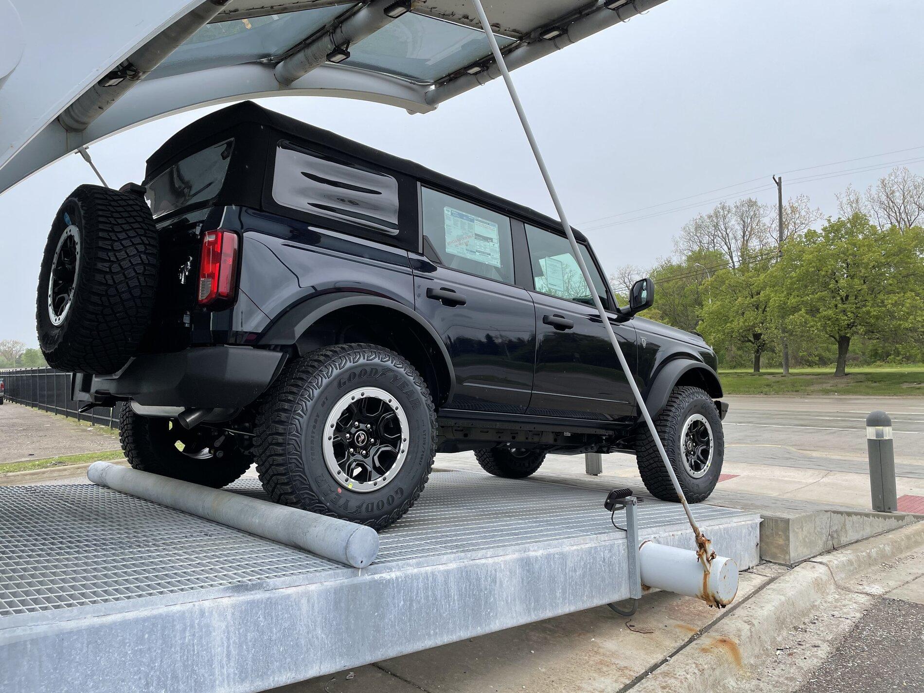 Ford Bronco SPOTTED: Antimatter Blue Base Sasquatch 4 Door at MAP today 0E393337-DE20-4FE7-B56D-48CD7D3FBB7A