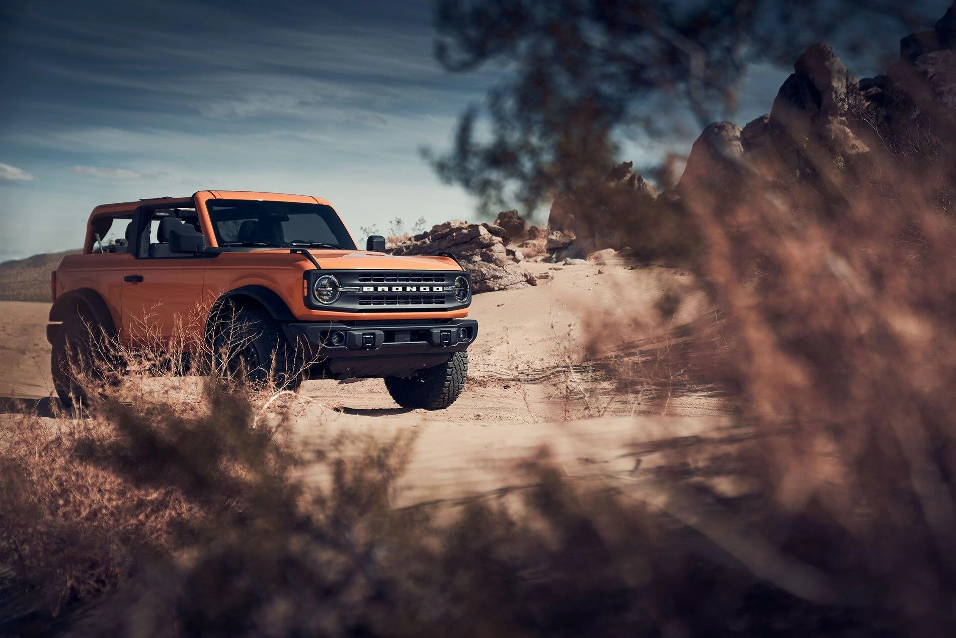 Ford Bronco Esquire article with really nice pictures ford-bronco-lede-1594156799