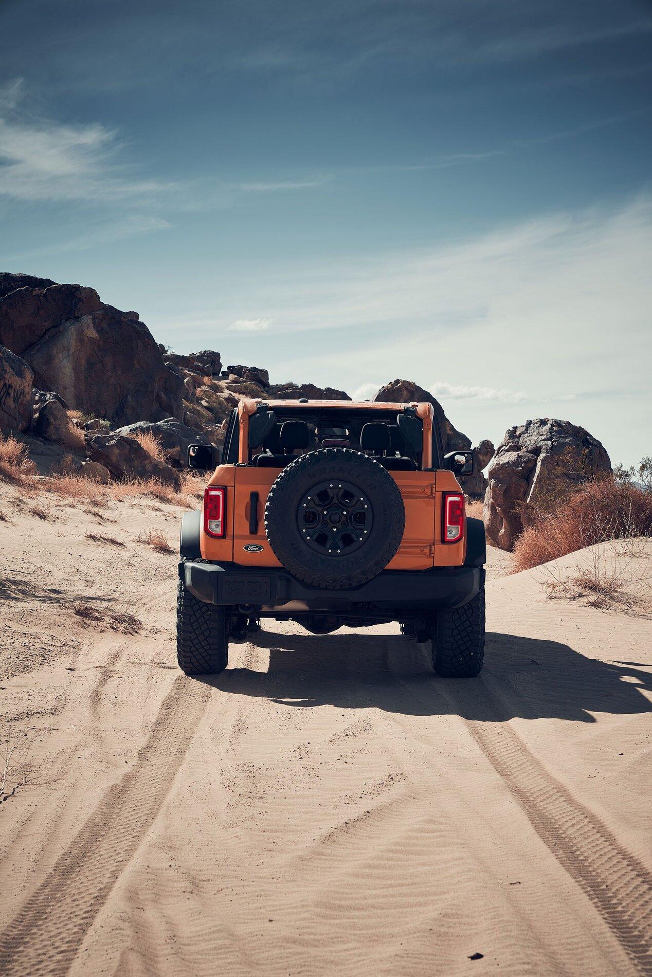 Ford Bronco Esquire article with really nice pictures bronco-tail-1594157025