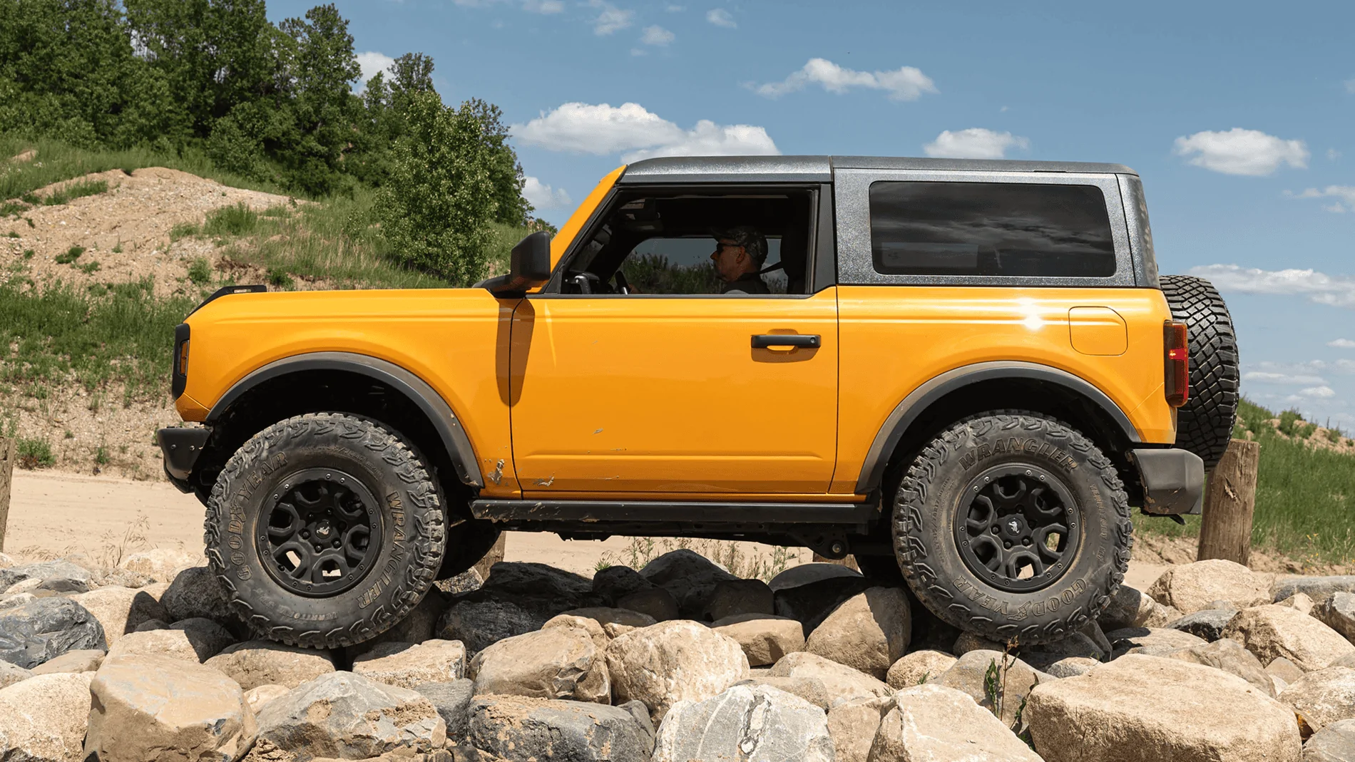 Ford Bronco Hardtop Front Panels: Same for 2DR and 4DR 1595002333963