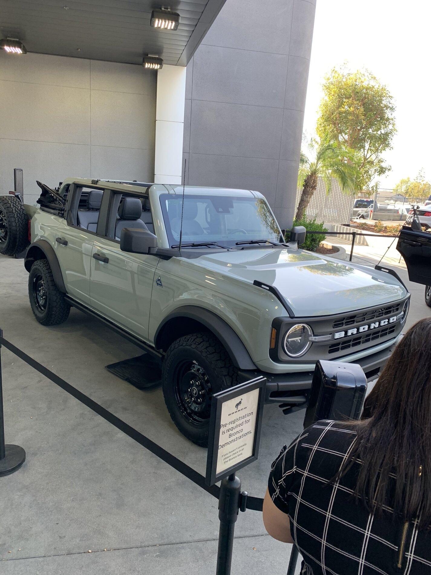 Ford Bronco Where my mind goes as I wait B0933744-1171-4332-967C-541CD4D70543