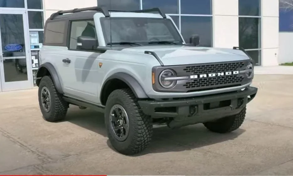 Ford Bronco 2 DR Badlands Video BRONCO 2 DR CACTUS 3